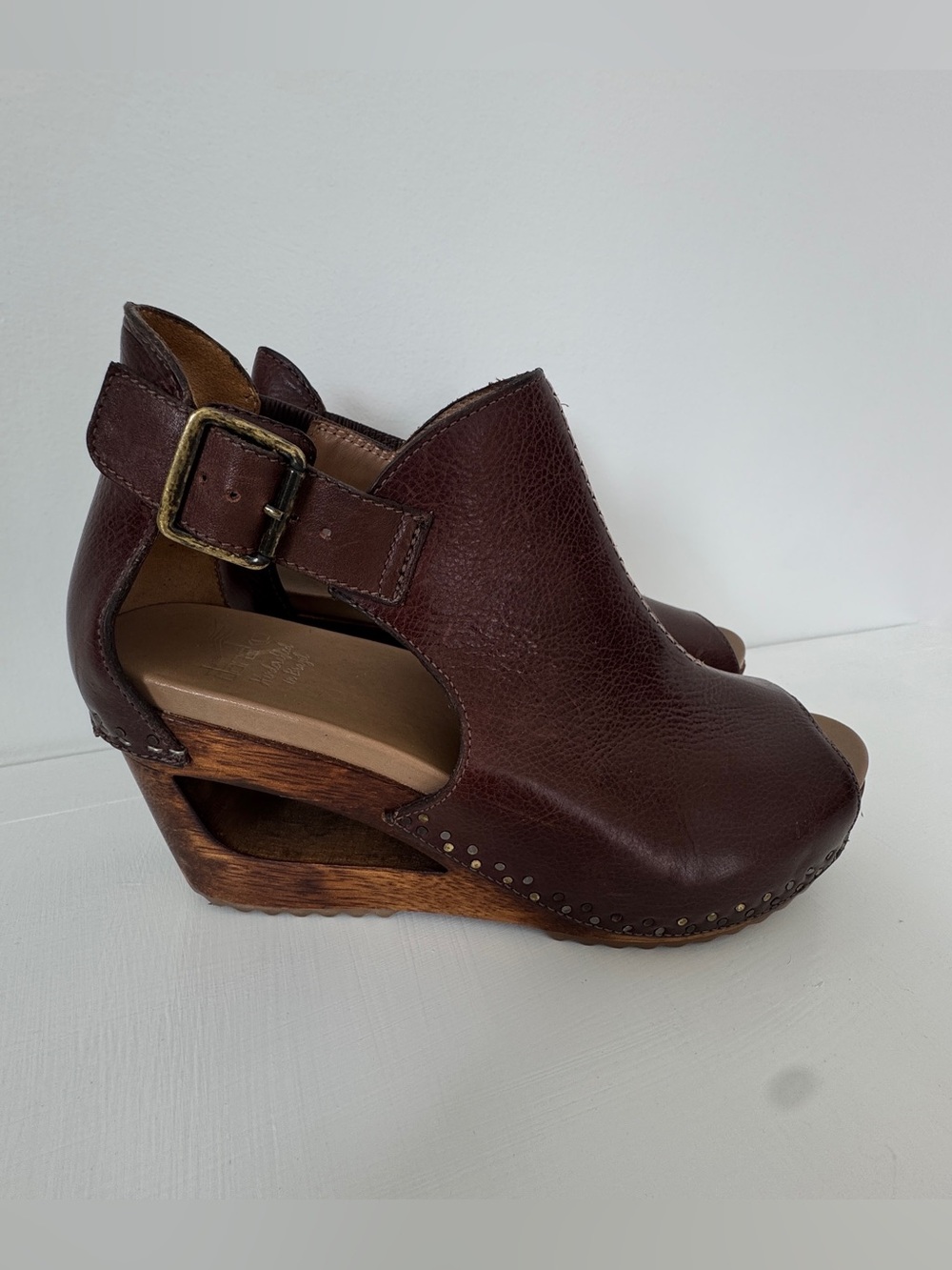 Dansko Sable Brown Leather Wood Cut-Out Wedge Sandals Size 39
